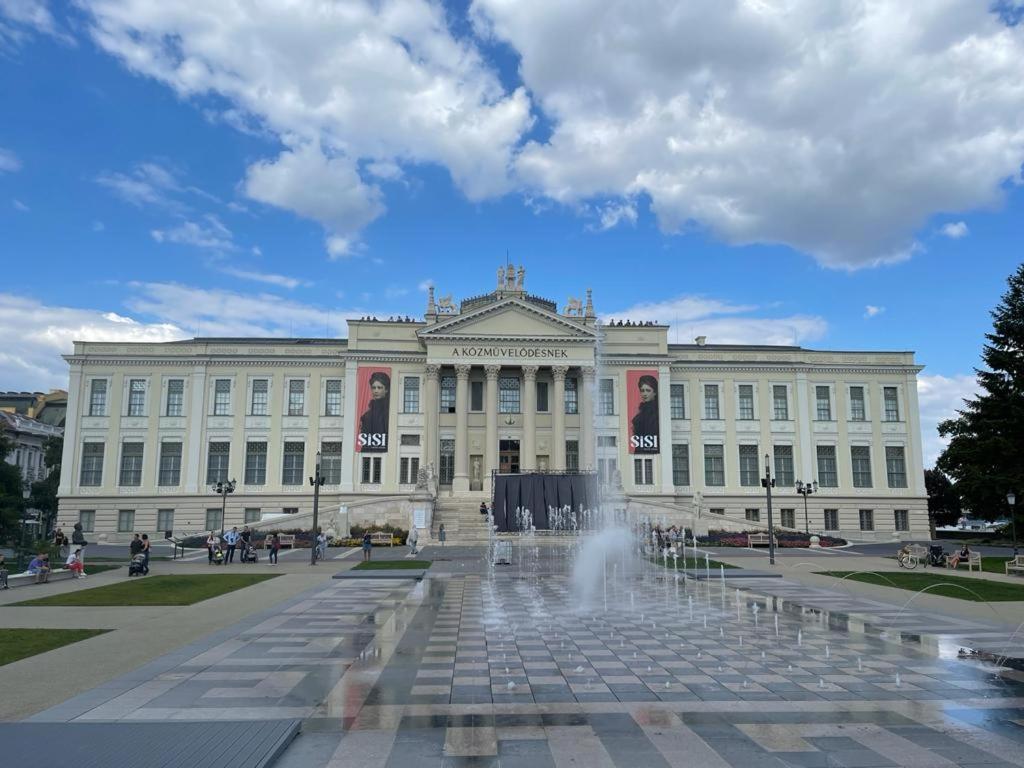 University City Life Bestern Szeged Exteriör bild